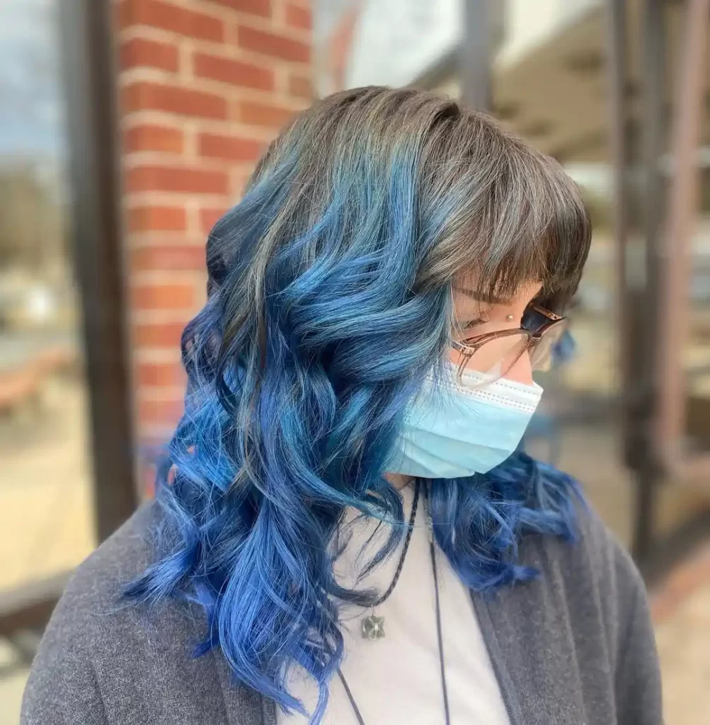 rambut warna biru sapphire