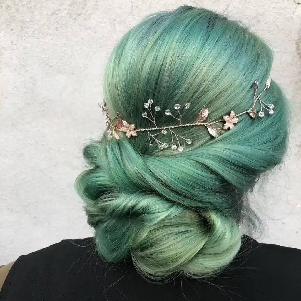 warna rambut hijau terang