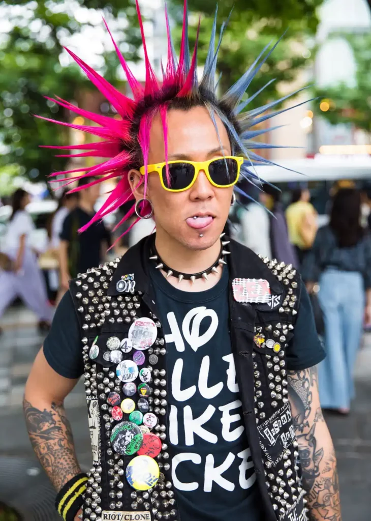 liberty spike gaya rambut punk