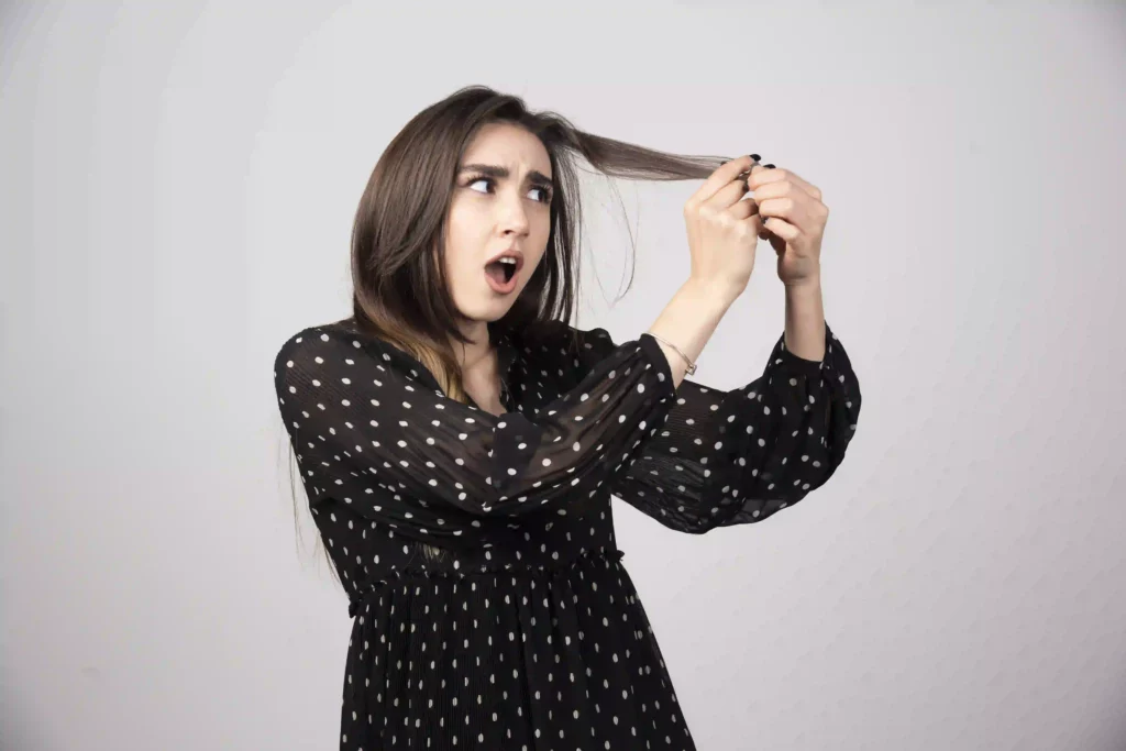perbedaan rambut rontok dan patah