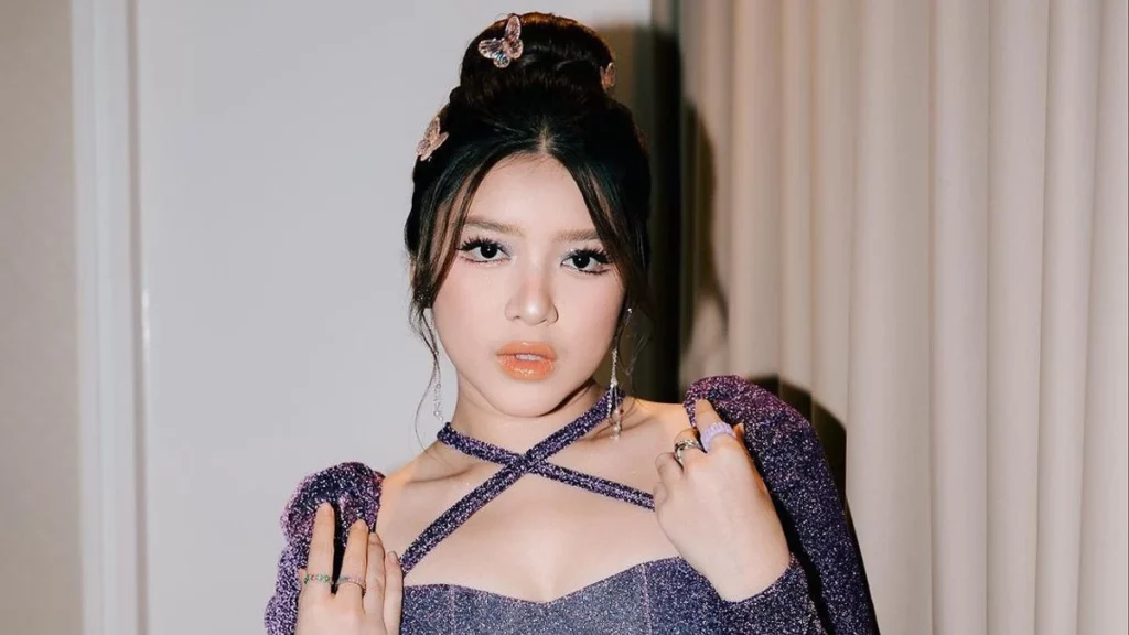 gaya rambut Tiara Andini